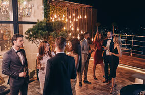 Van FOMO naar JOMO: waarom exclusiviteit de nieuwe marketingstrategie is. Van FOMO naar JOMO: waarom exclusiviteit de nieuwe marketingstrategie is.