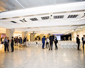 Waarom klanten graag terugkomen naar Area 42 Brussels?