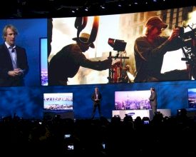 Gênant moment voor Michael Bay tijdens keynote Gênant moment voor Michael Bay tijdens keynote