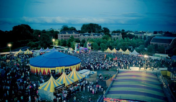 Slecht weer verzekering noodzakelijk voor festival organisatoren Slecht weer verzekering noodzakelijk voor festival organisatoren