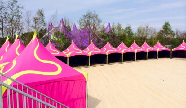 JNRconTent sluit festivalseizoen betoverend af JNRconTent sluit festivalseizoen betoverend af