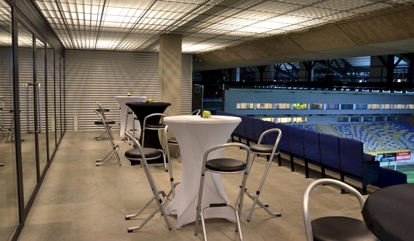 Bankier zet skyboxen origineel in Bankier zet skyboxen origineel in