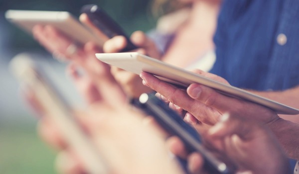Iedereen krijgt nood-sms bij aanslag of ramp Iedereen krijgt nood-sms bij aanslag of ramp