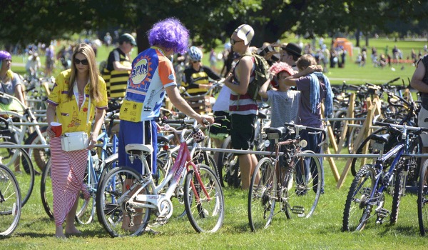 Mobiwijzer wijst je de juiste weg voor een duurzaam mobiel evenement Mobiwijzer wijst je de juiste weg voor een duurzaam mobiel evenement