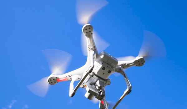 Drone mept deelnemer event bewusteloos Drone mept deelnemer event bewusteloos