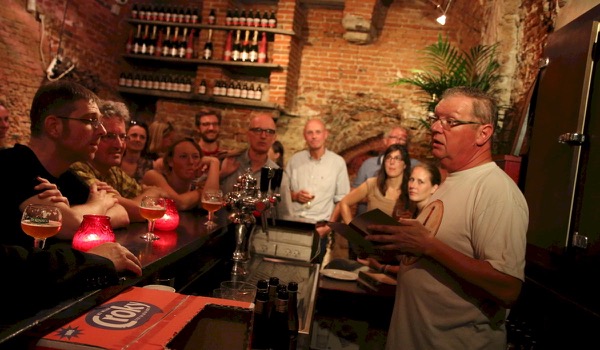 Vlaamse steden ontdekken via een historische bierwandeling Vlaamse steden ontdekken via een historische bierwandeling