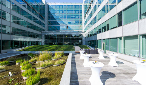 BLUEPOINT: nieuwe naam voor nieuwe stijl 'business & network centres' BLUEPOINT: nieuwe naam voor nieuwe stijl 'business & network centres'