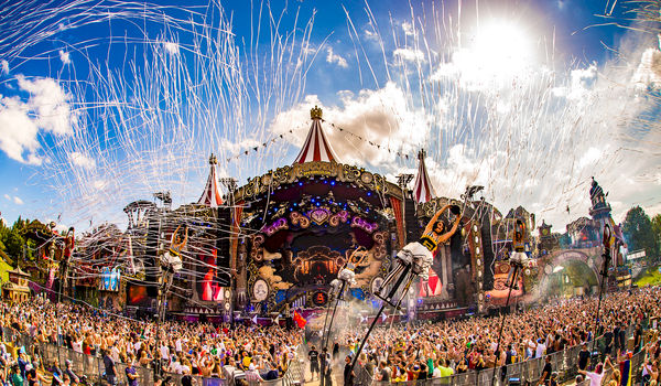 "28 festivalgangers ten onrechte geweigerd op Tomorrowland" "28 festivalgangers ten onrechte geweigerd op Tomorrowland"