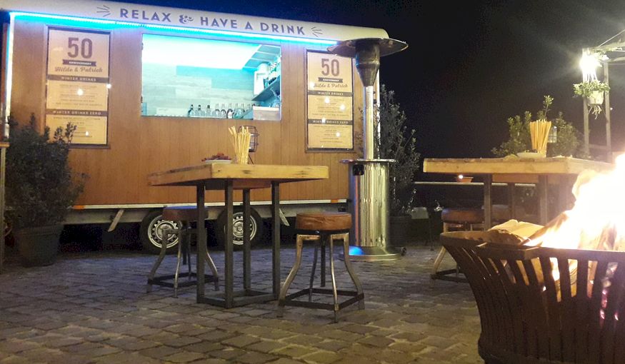 Leuk! Een mobiele winterbar tijdens je kerstdrink of kerstmarkt Leuk! Een mobiele winterbar tijdens je kerstdrink of kerstmarkt